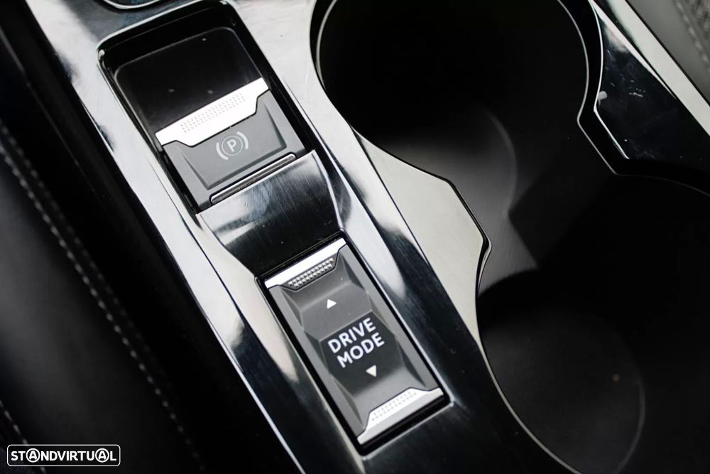 Peugeot 2008 1.2 PureTech GT EAT8 - 28