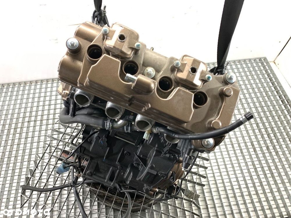 SILNIK  HONDA CB650RA 650 CM3 34kW 46KM (2014 - RH15E - 5