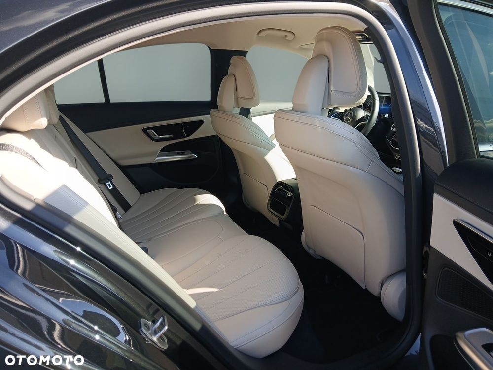 Mercedes-Benz Klasa E 300 PHEV 4-Matic Avantgarde 9G-Tronic - 14