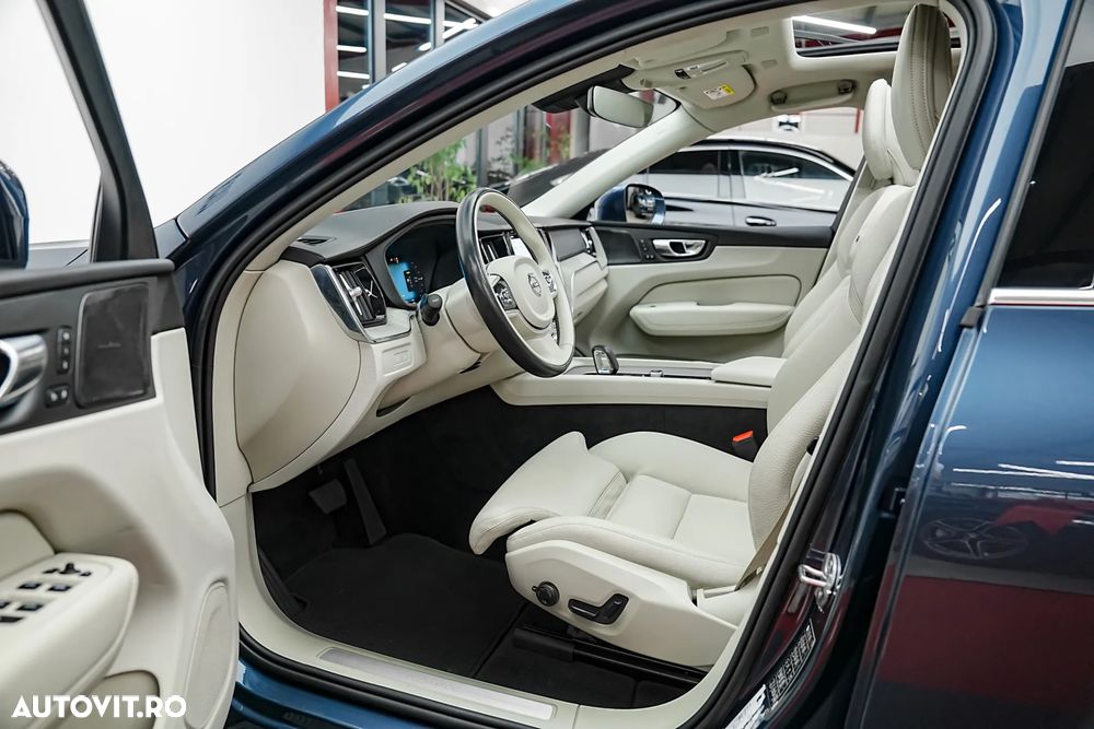 Volvo XC 60 T6 AWD Recharge Geartronic Inscription - 4