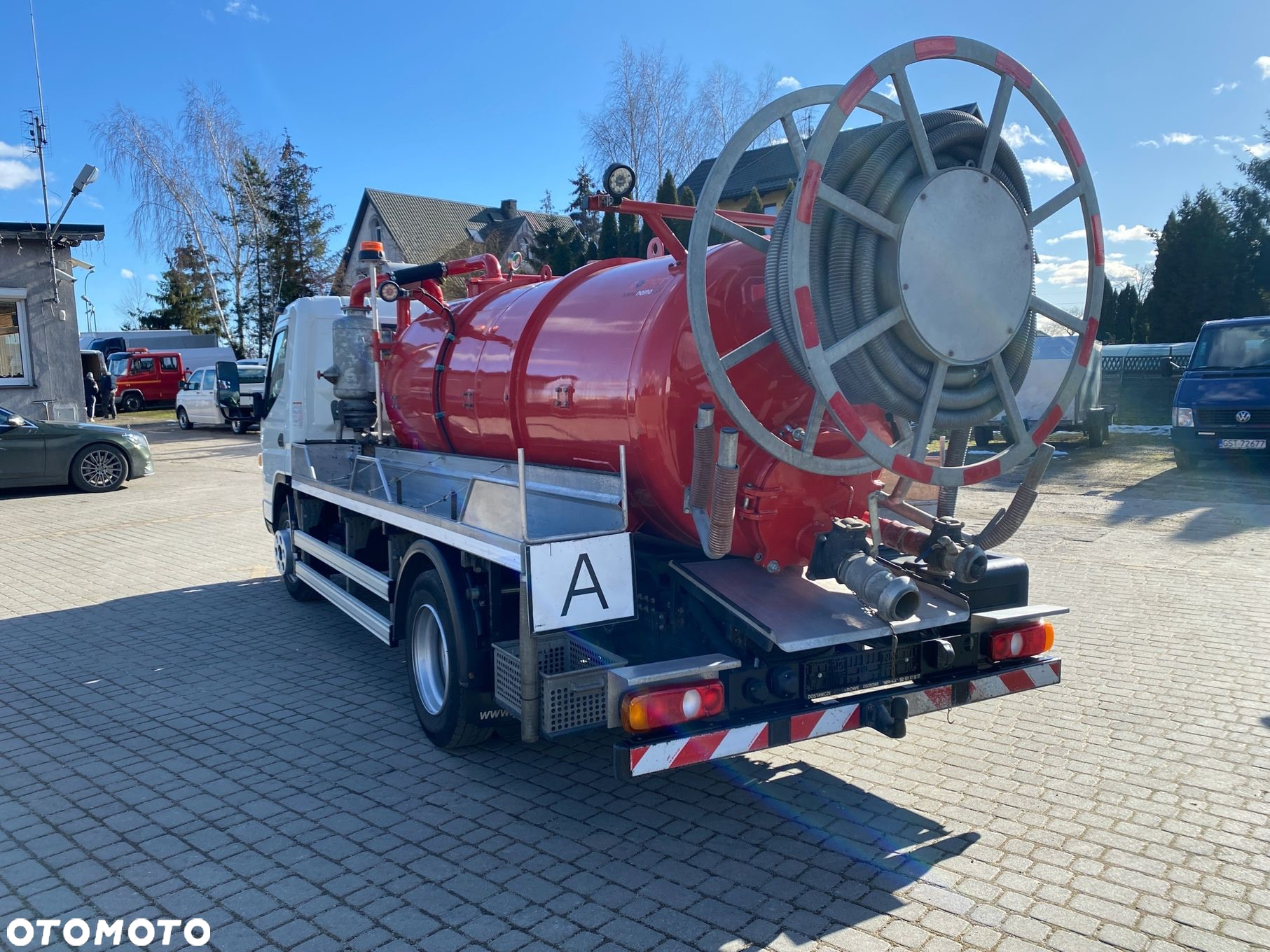 Mitsubishi CANTER 3,0 FUSO BECZKA  ASENIZACYJNY 3800 L - 4