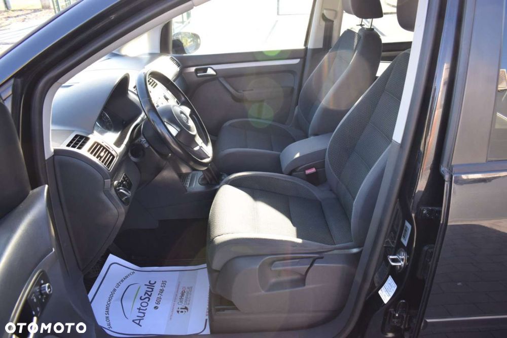 Volkswagen Touran - 17