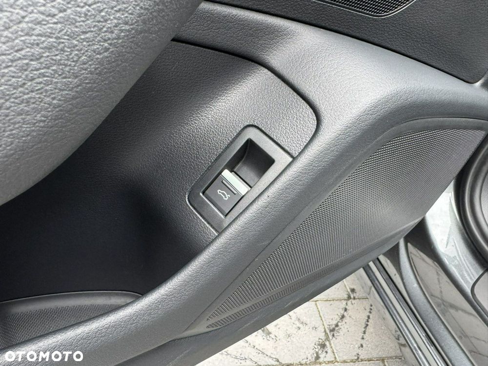 Audi A6 Avant 40 TDI quattro S tronic S line - 28
