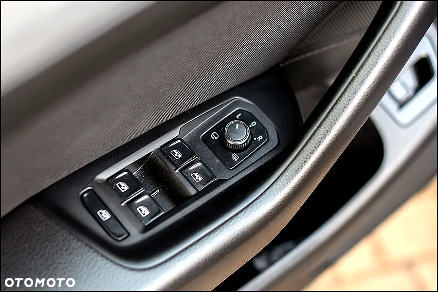 Volkswagen Passat - 31