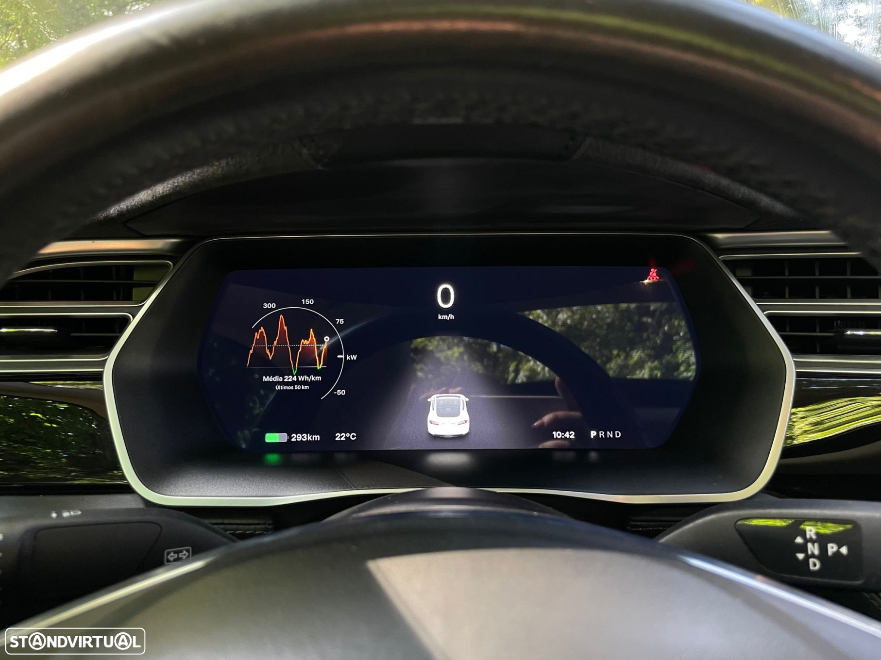 Tesla Model S 90D - 12