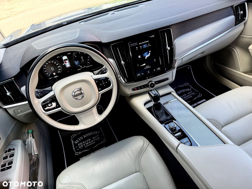 Volvo V90 Cross Country D5 AWD - 34