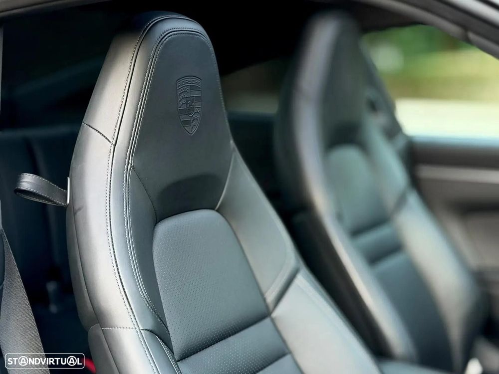 Porsche 911 (992) Carrera 4 PDK - 11