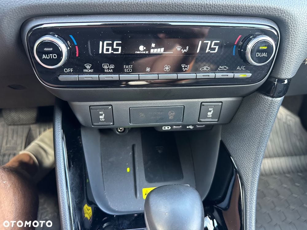 Toyota Yaris 130 1.5 VVT-i Lounge - 10