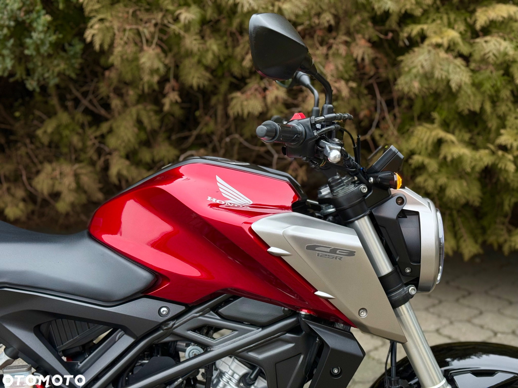 Honda CB - 12