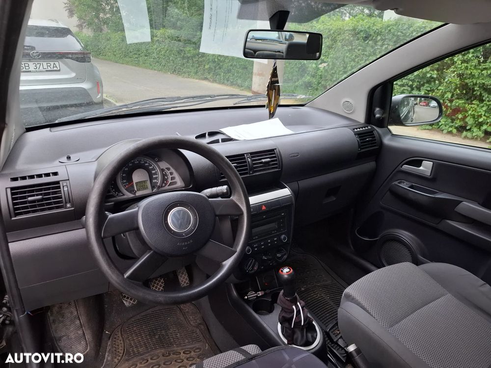 Volkswagen Fox - 5