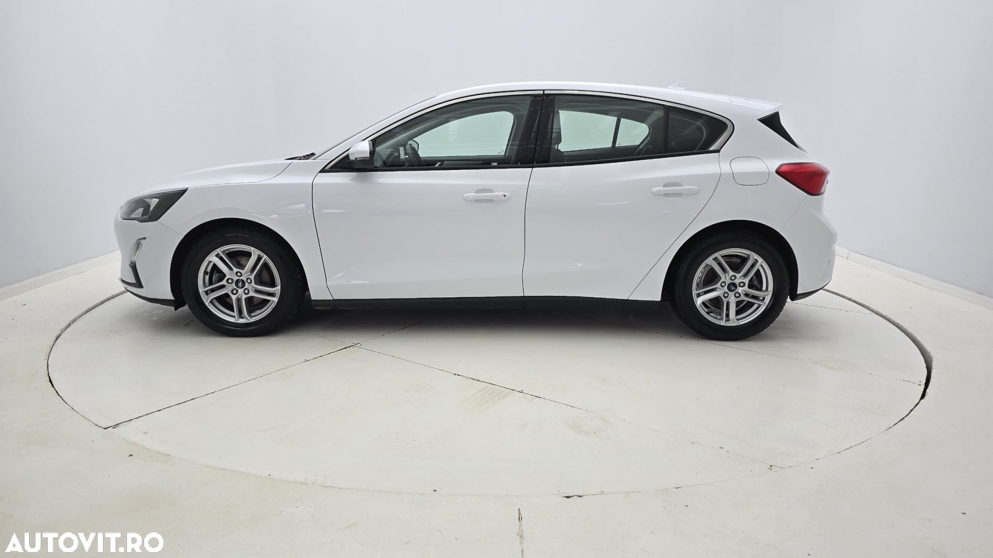 Ford Focus 1.0 EcoBoost Trend Edition - 9