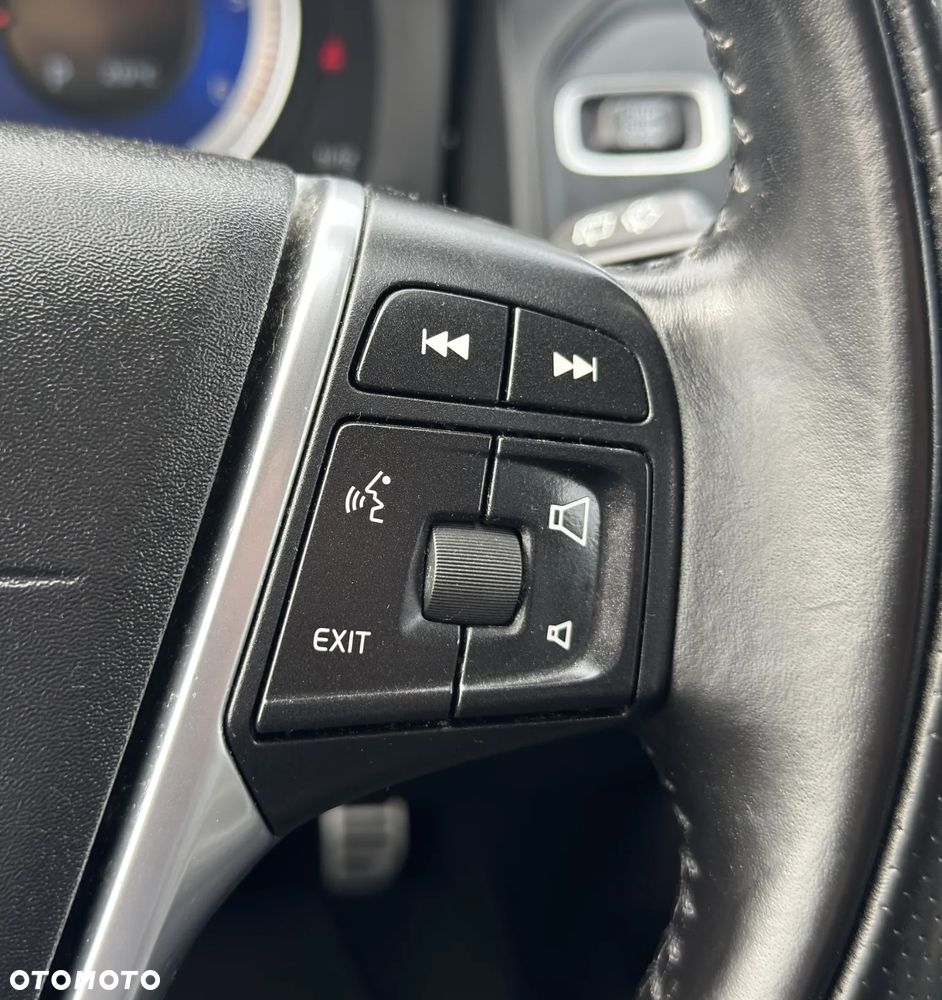 Volvo XC 60 D5 AWD RDesign - 22