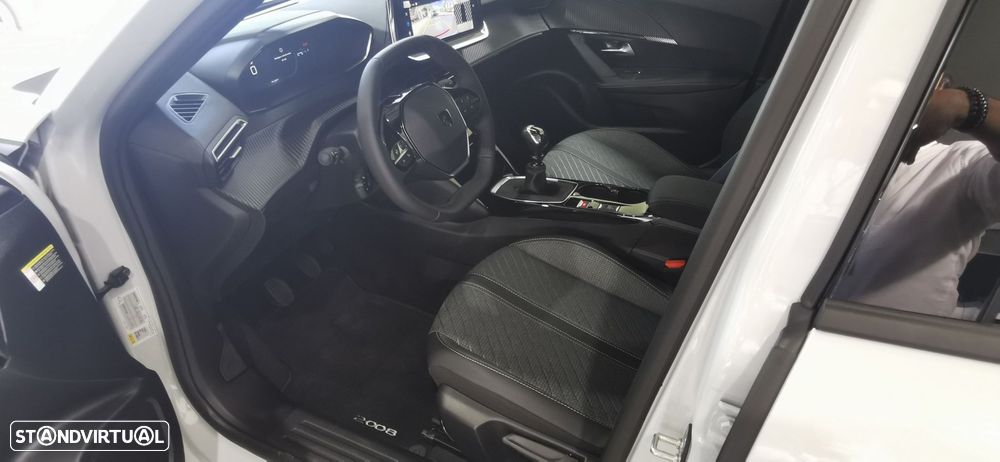 Peugeot 2008 1.2 Allure - 9