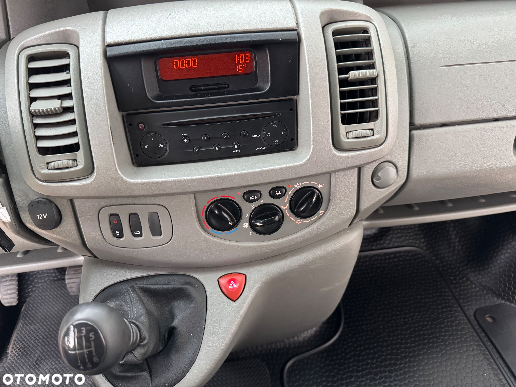 Renault Trafic 2.0 dCi 115 Combi L1H1 - 12