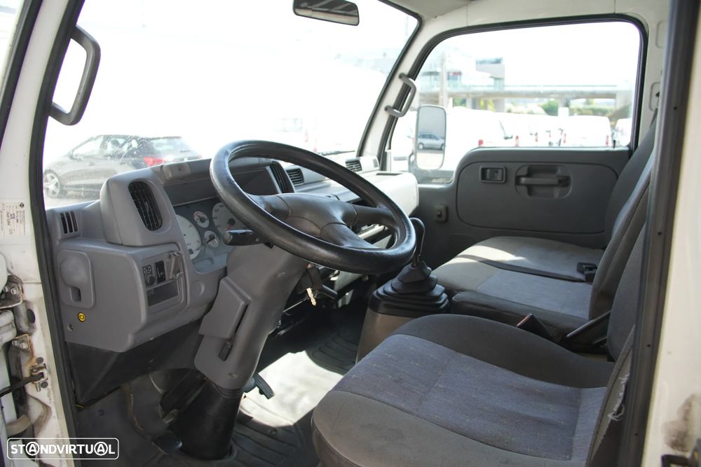 Nissan Cabstar 3.0TD 120cv E120 6Lugares - 6