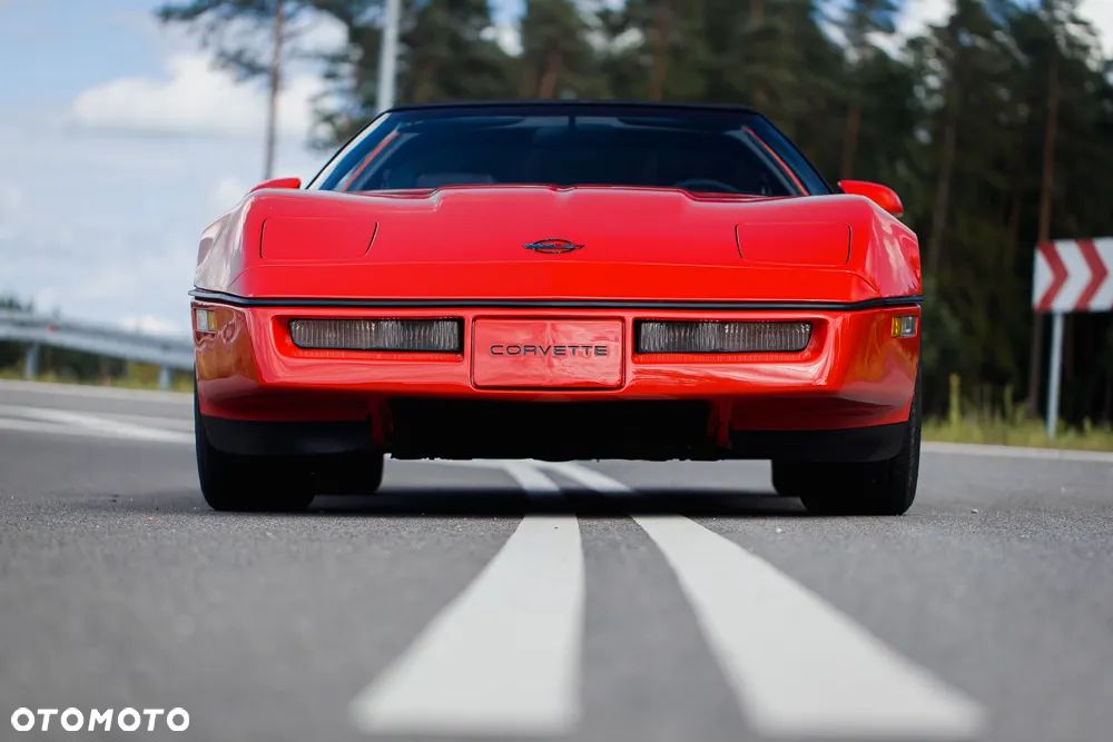 Chevrolet Corvette - 10