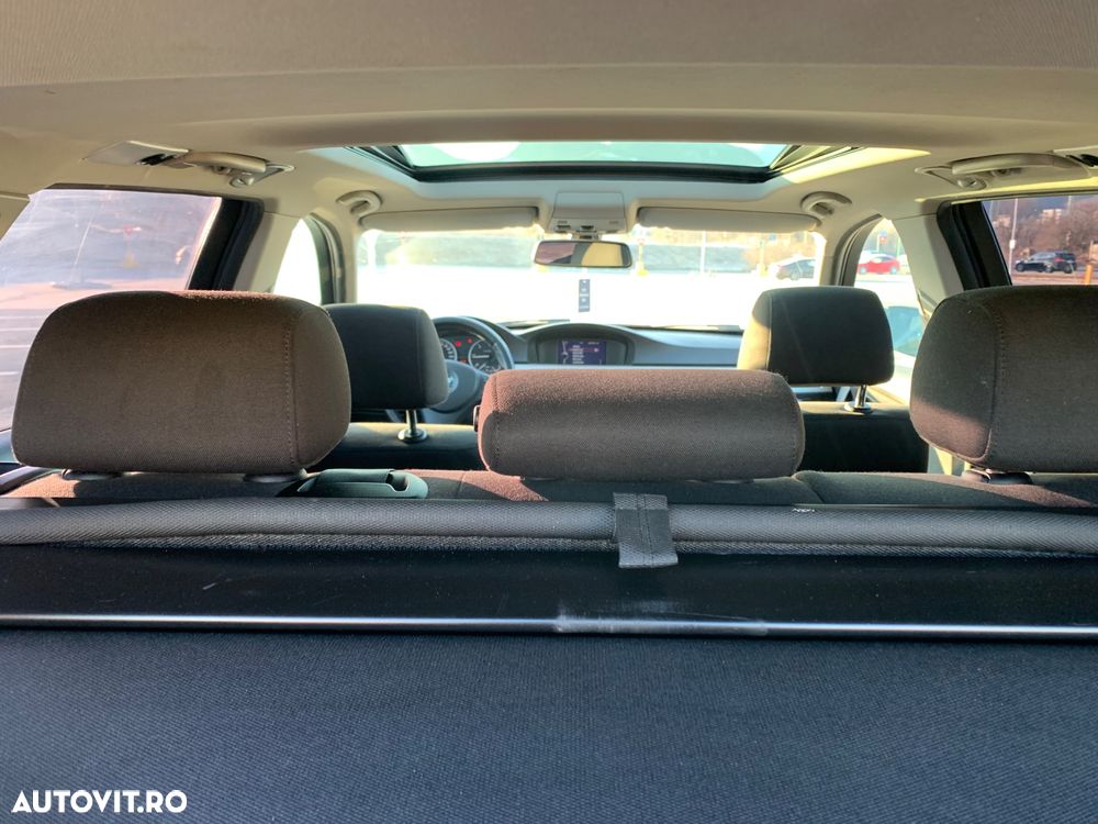 BMW Seria 3 320d Sport Line - 9