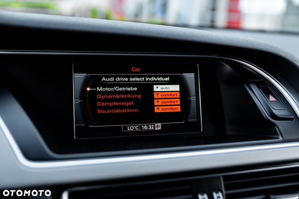 Audi S4 Avant S tronic - 35