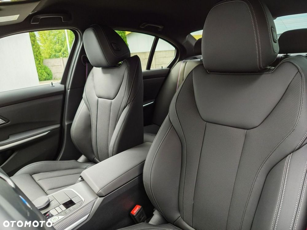BMW Seria 3 M340i xDrive - 18