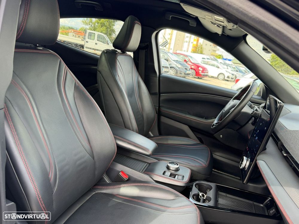 Ford Mustang Mach-E 75.7 kWh Premium AWD - 12