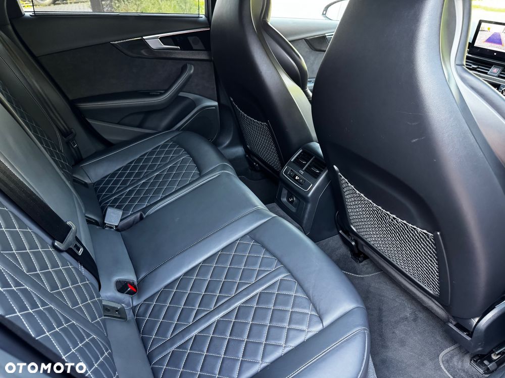 Audi A4 Avant 45 TDI quattro tiptronic S line - 29