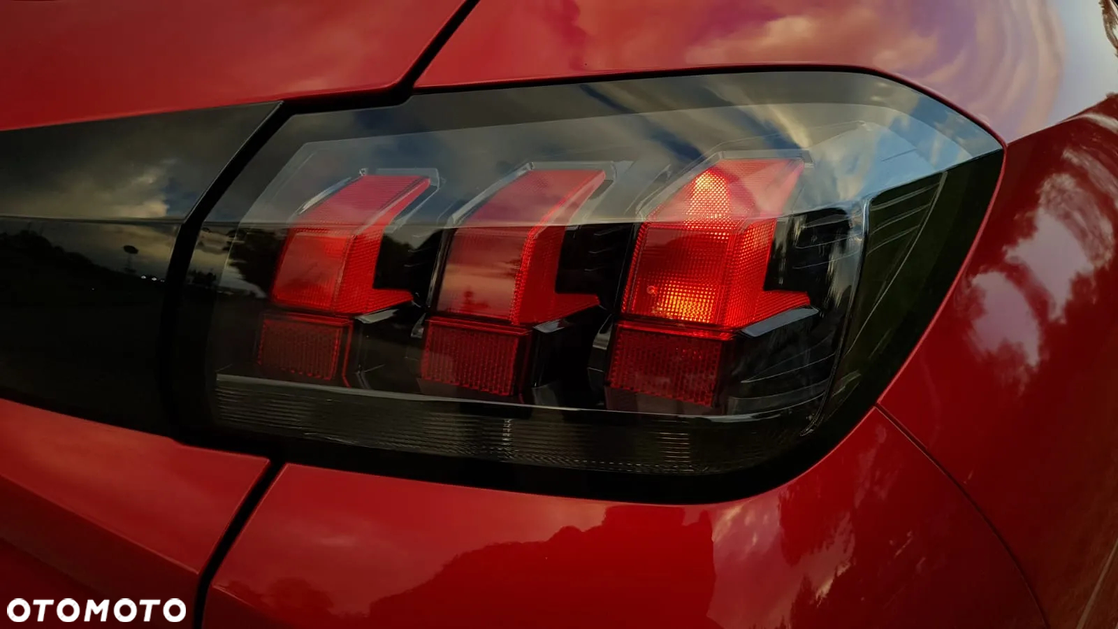 Peugeot 208 - 36