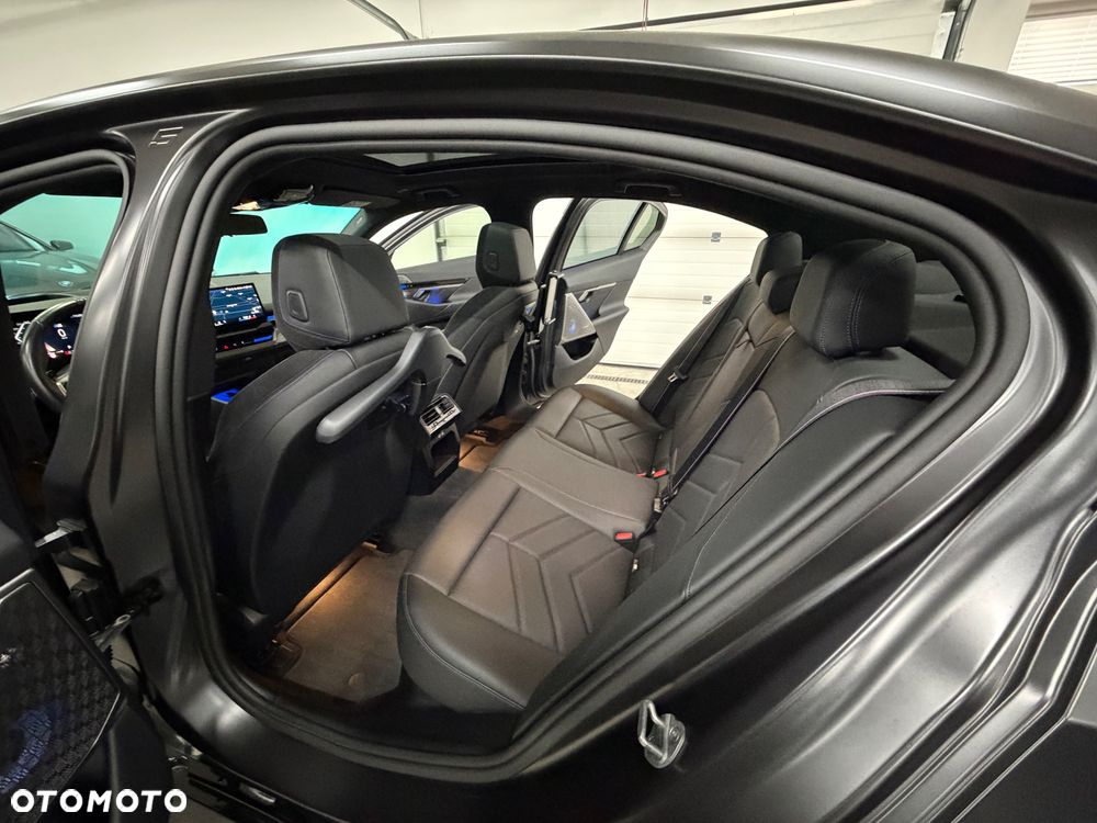 BMW Seria 5 520d xDrive mHEV M Sport - 22