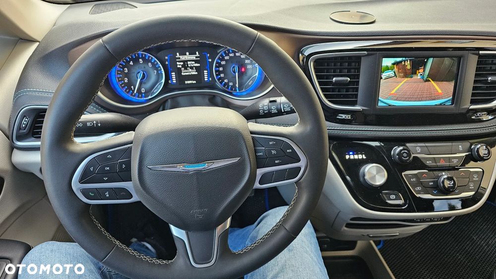 Chrysler Pacifica - 37