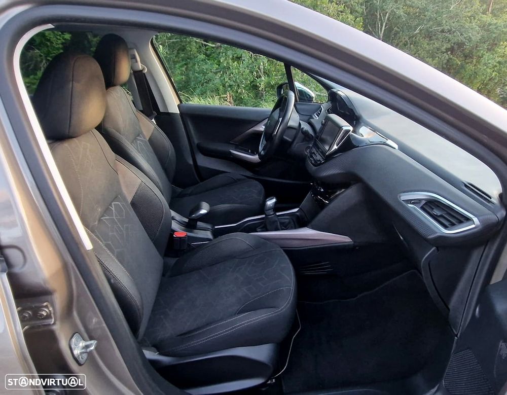 Peugeot 2008 1.6 BlueHDi Style - 10