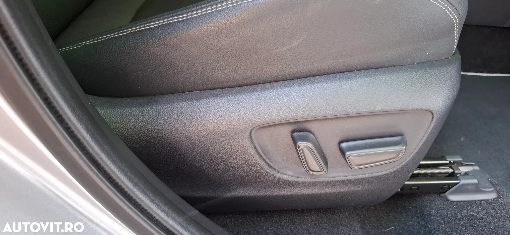Toyota RAV4 2.5 Hybrid VVT-iE 4x4 Luxury - 9