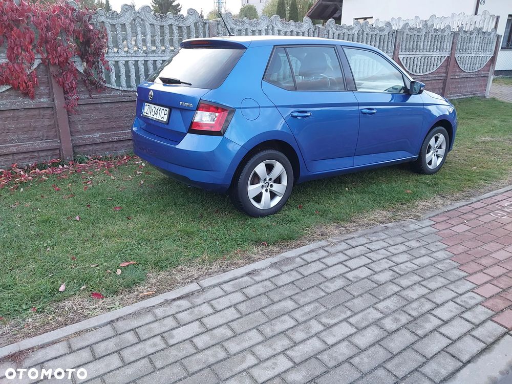 Skoda Fabia 2014 photo 3