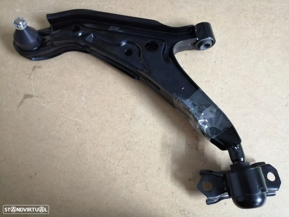 Braço / Braços de Suspensão - Nissan Primera - 1