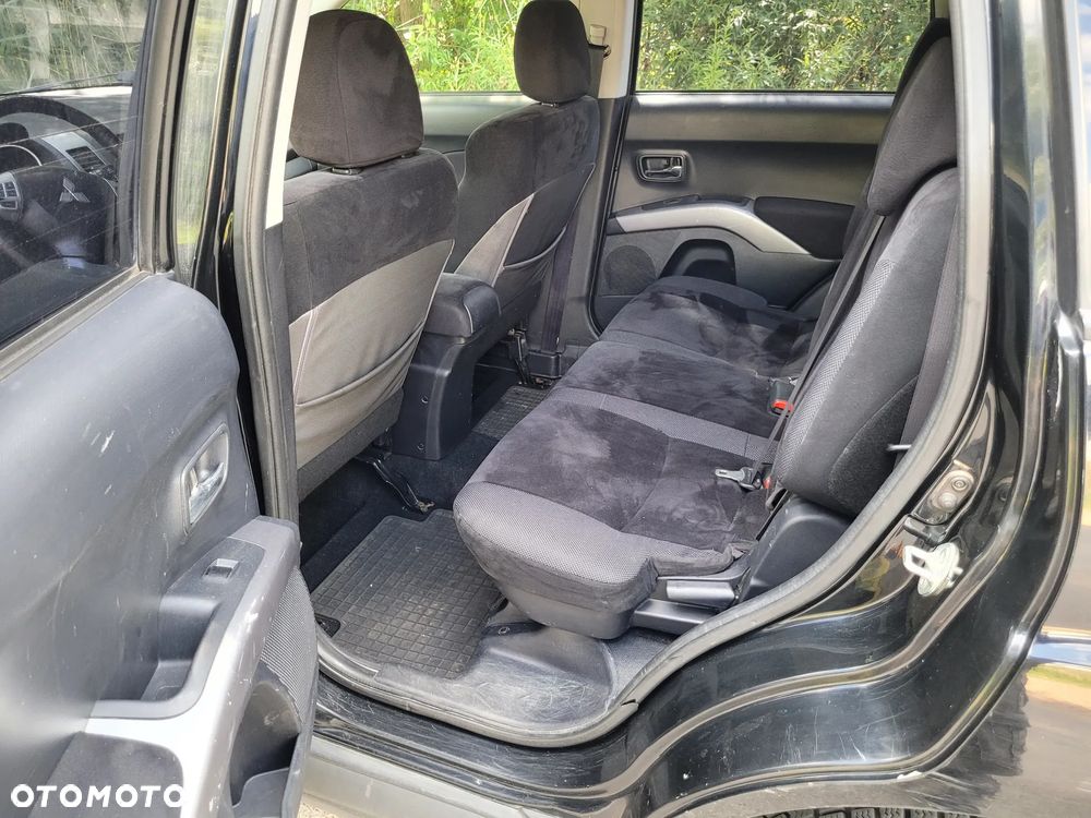 Mitsubishi Outlander 2.0 DI-D 4WD Invite - 8