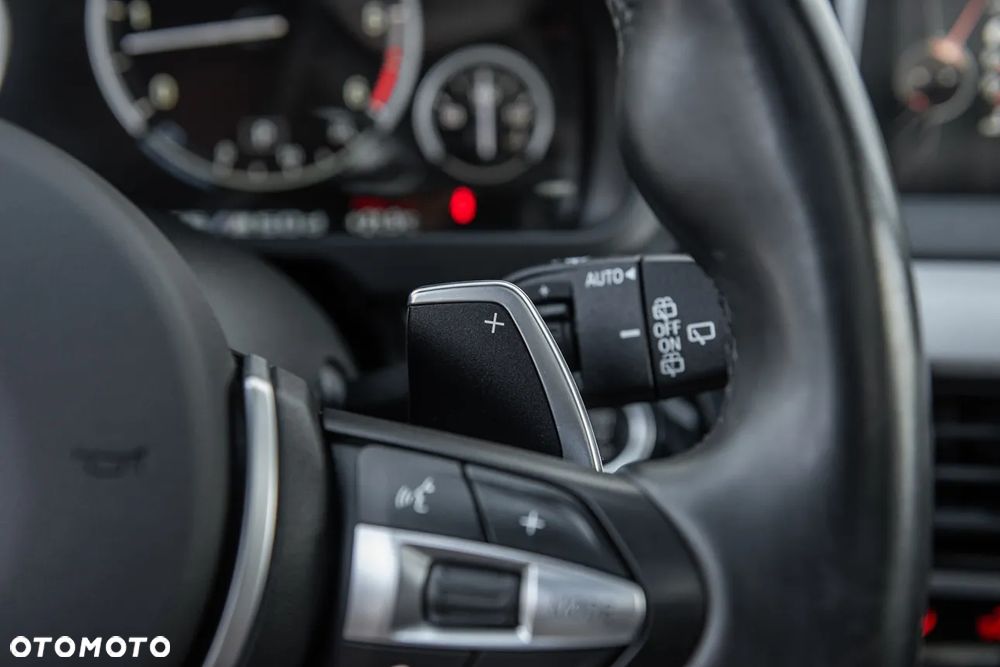 BMW X5 M M50d Sport-Aut - 17