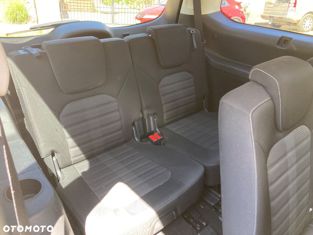 Ford Galaxy - 4
