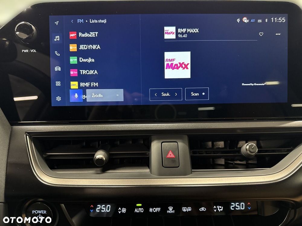 Lexus UX 300h F Sport Design AWD - 23