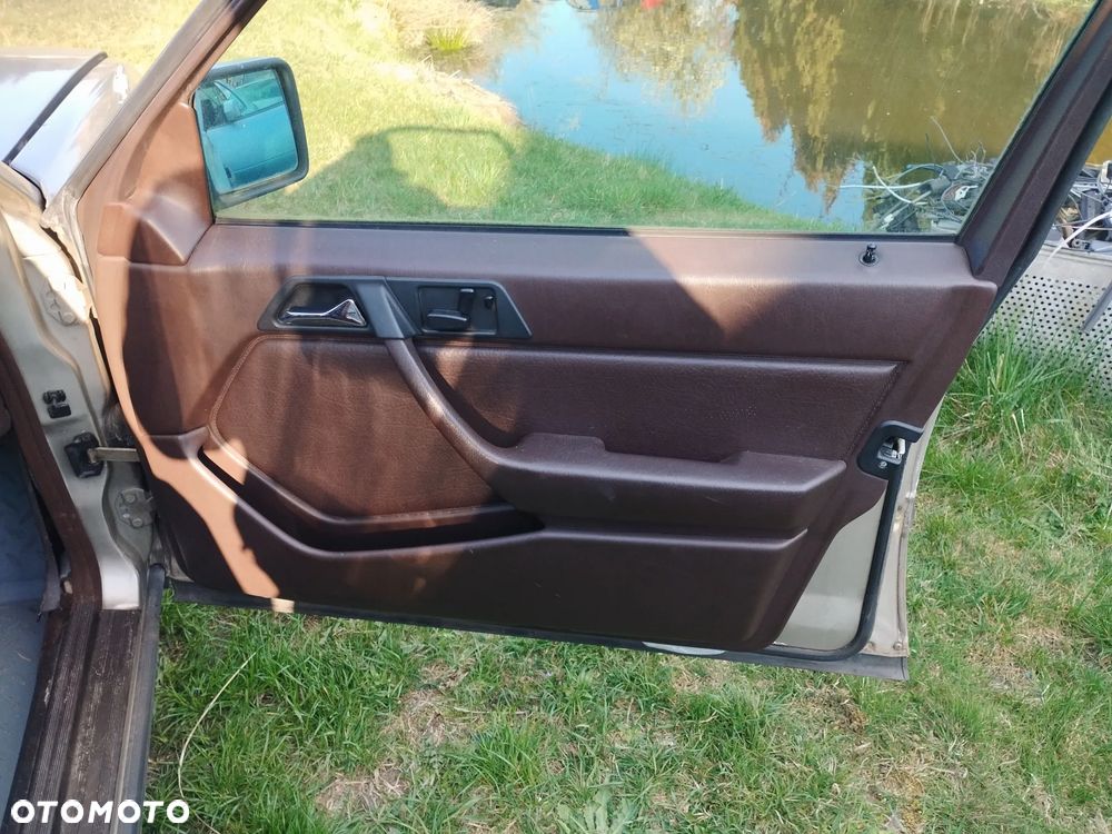 Mercedes-Benz W124 (1984-1993) - 15