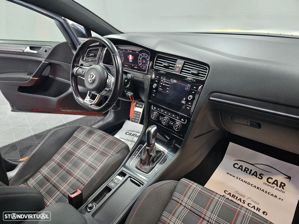 VW Golf 2.0 TSI GTI DSG Performance - 21