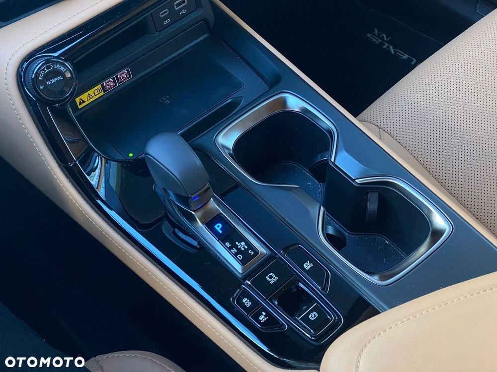 Lexus NX 350h Prestige AWD - 21
