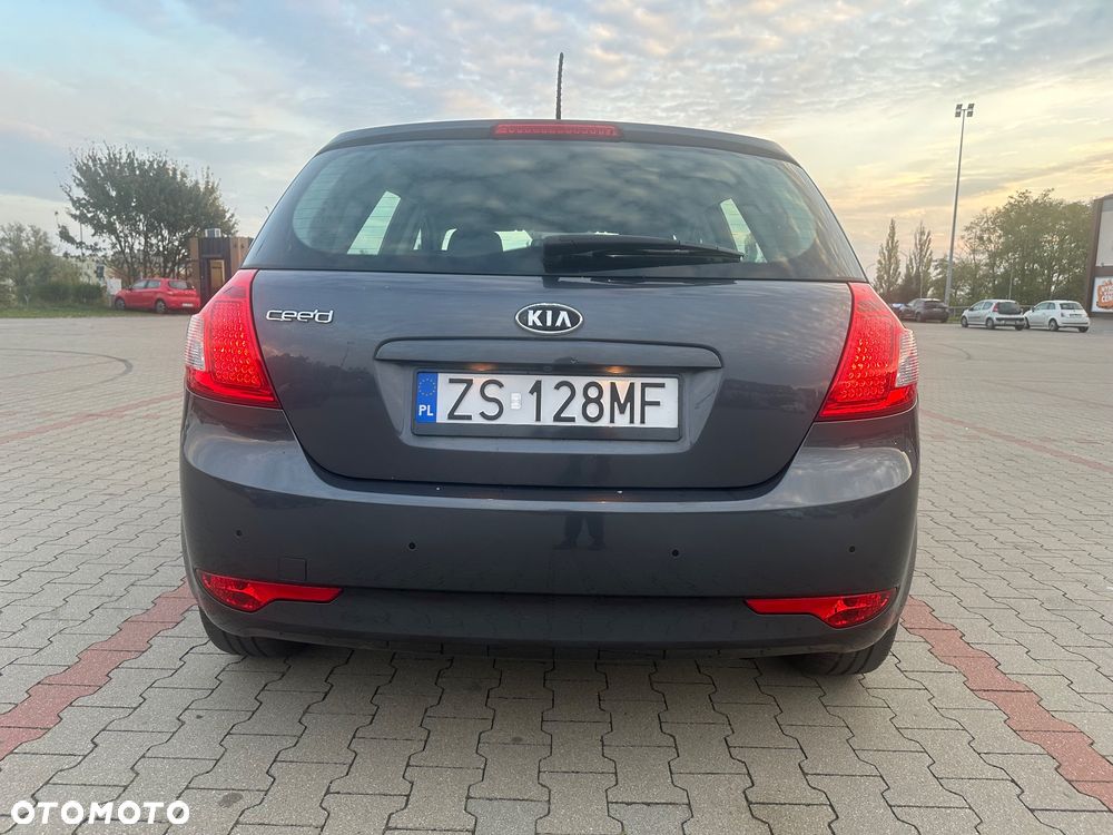 Kia Ceed 1.4 Comfort + - 8