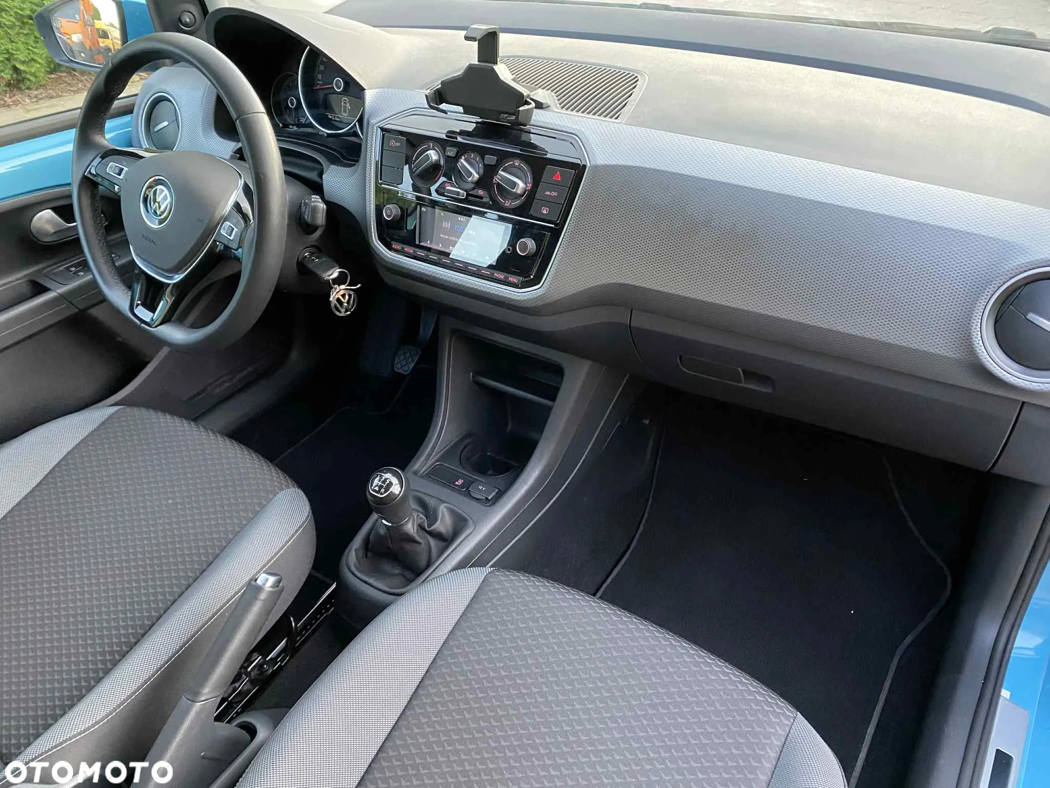 Volkswagen up! Active - 13