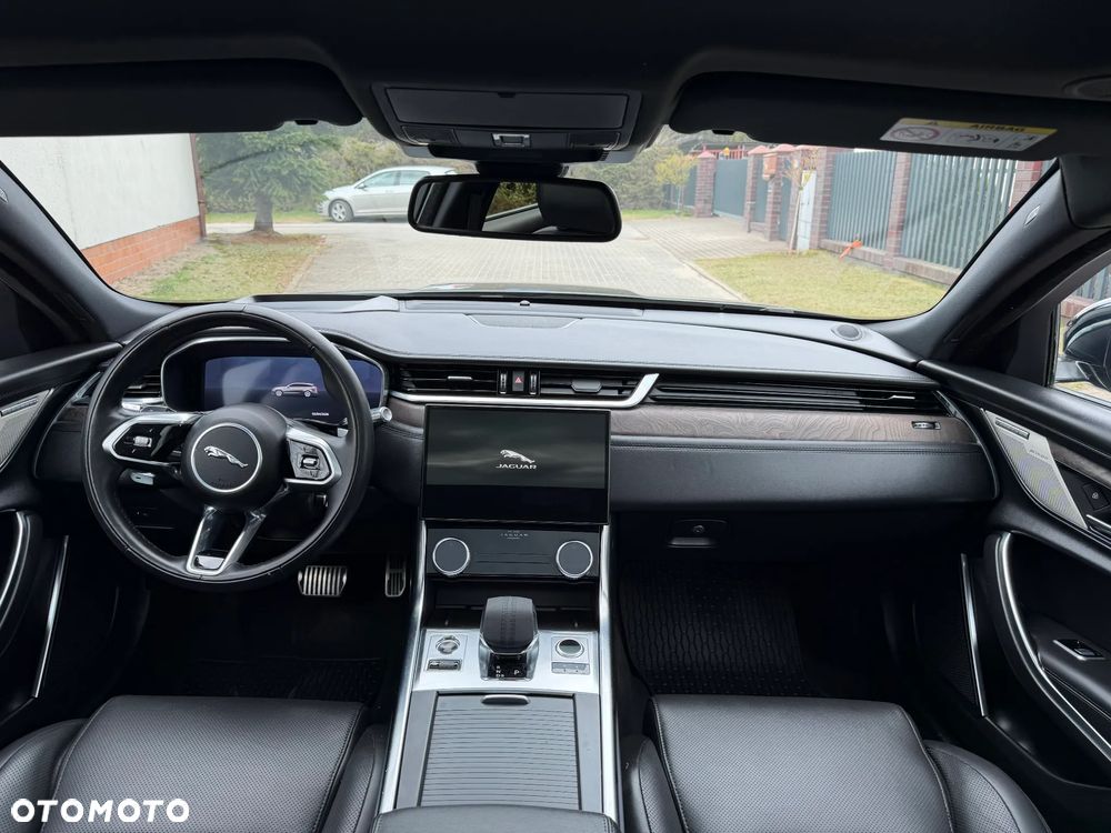Jaguar XF D200 R-Dynamic S - 28