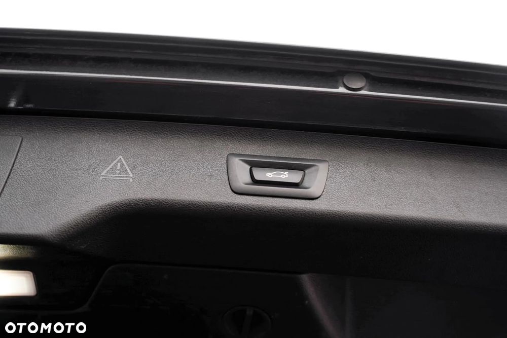 BMW Seria 5 520d Sport Line - 26