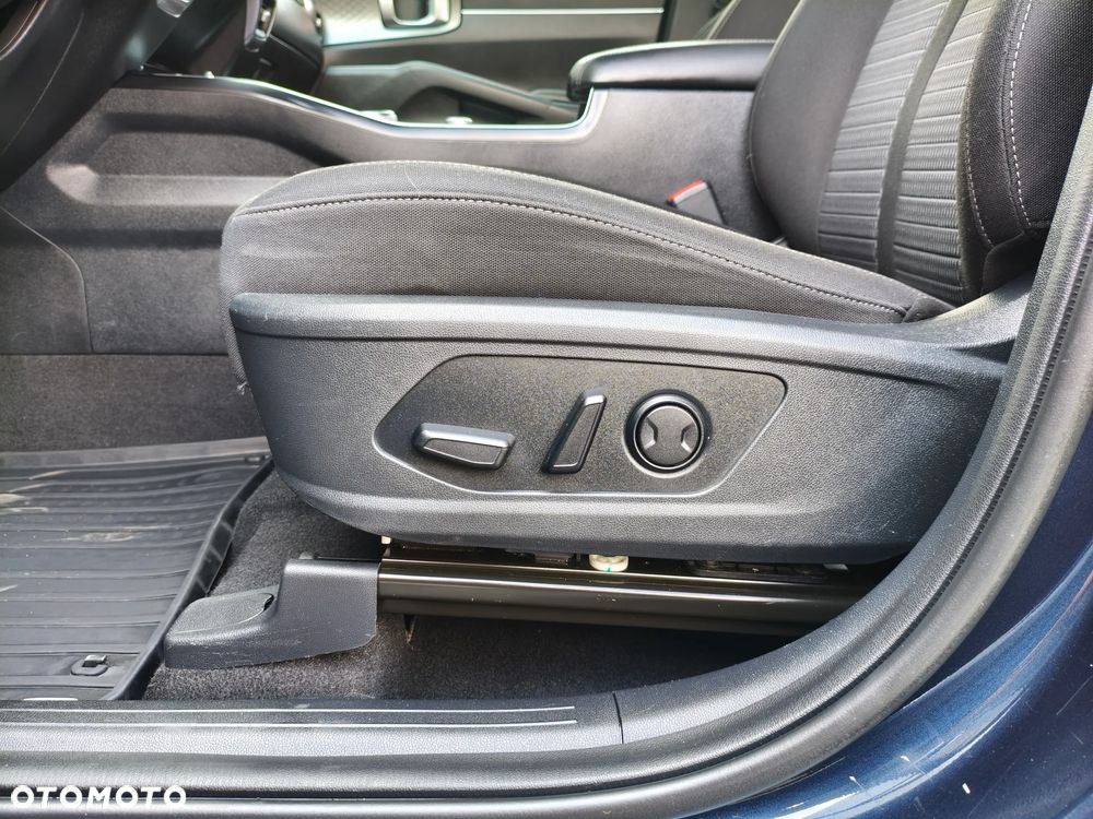 Kia Sorento 1.6 T-GDI HEV M 7os - 11