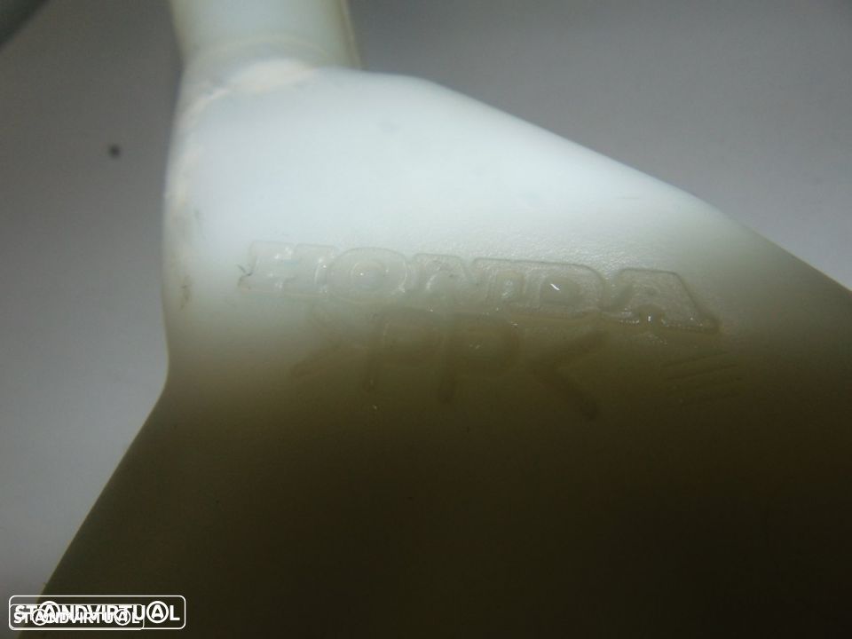 Honda Civic Type R - depósito da água - 4