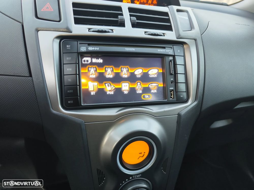 Toyota Yaris 1.33 VVT-i High Pack+NAVI MM - 13