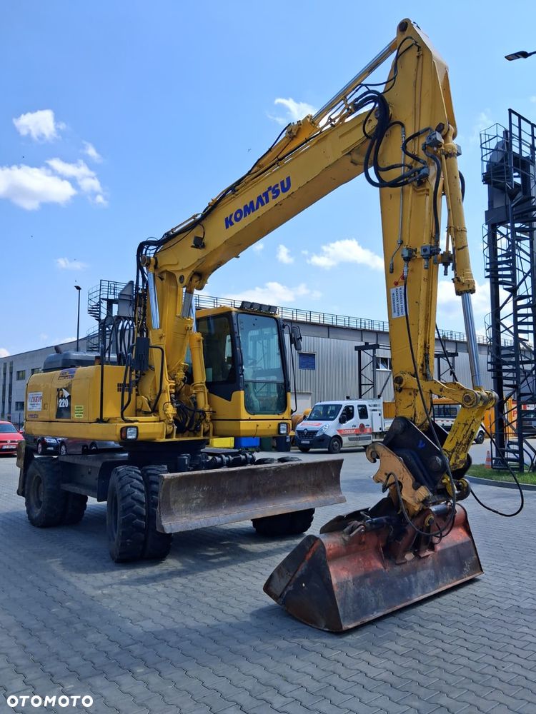 Komatsu PW220-7E0 - 11