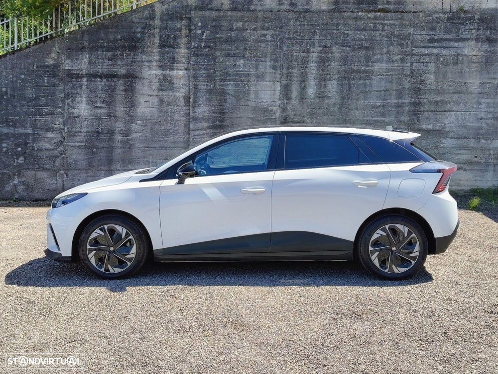 MG MG4 64 kWh Luxury - 2