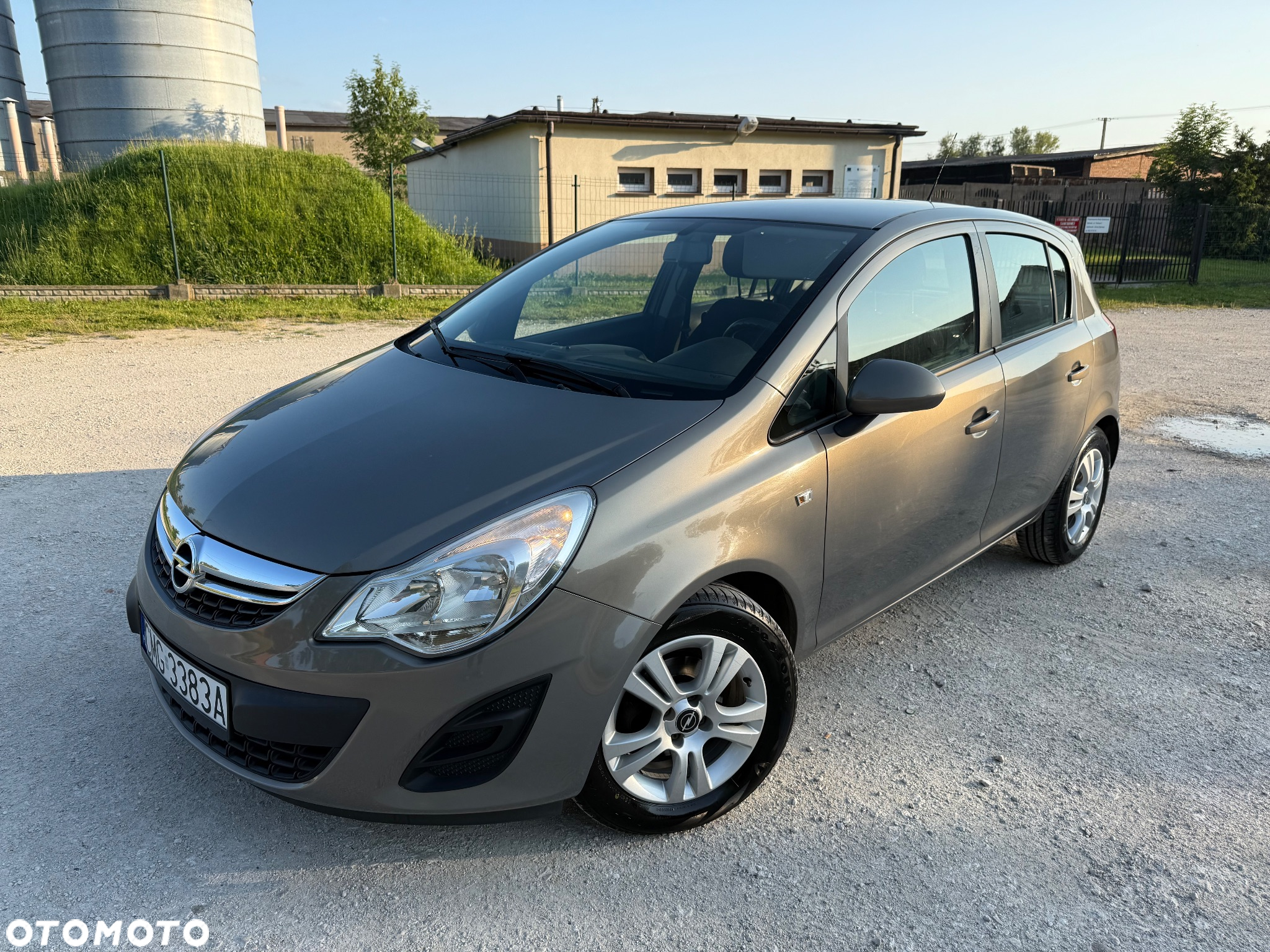 Opel Corsa 1.2 16V Essentia - 2