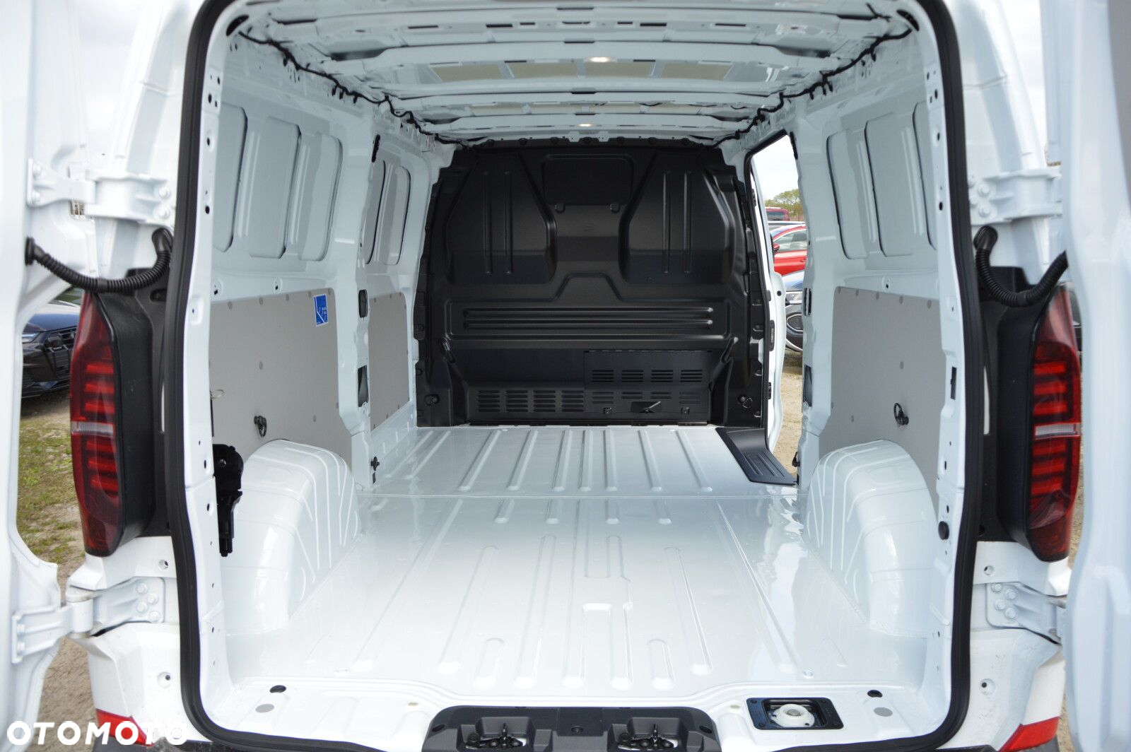 Volkswagen Transporter NOWY TRANSPORTER 3.500 Furgon 2.0 TDI 110 kW 6-G - 21